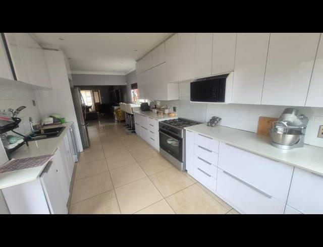 5 BEDROOM HOUSE FOR SALE IN FLORIDA